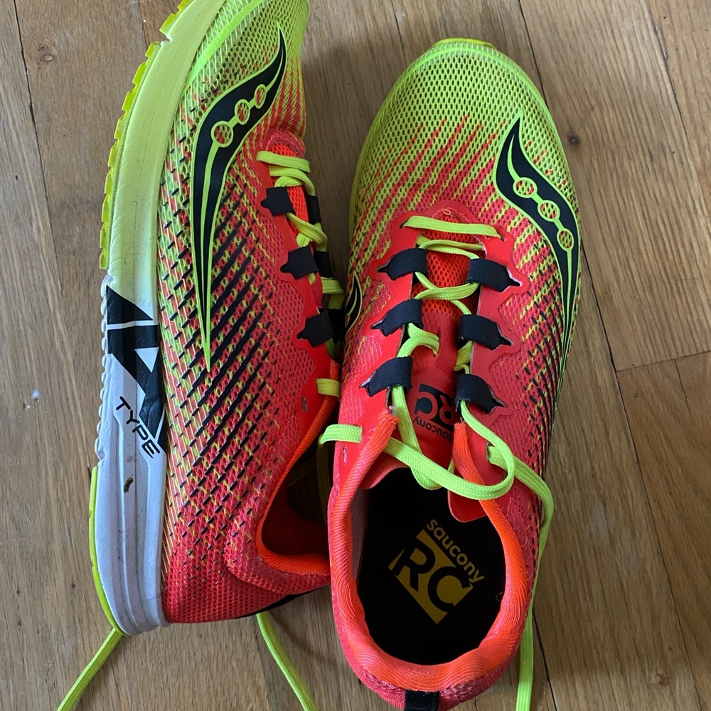 Saucony women’s size 8 racing flats